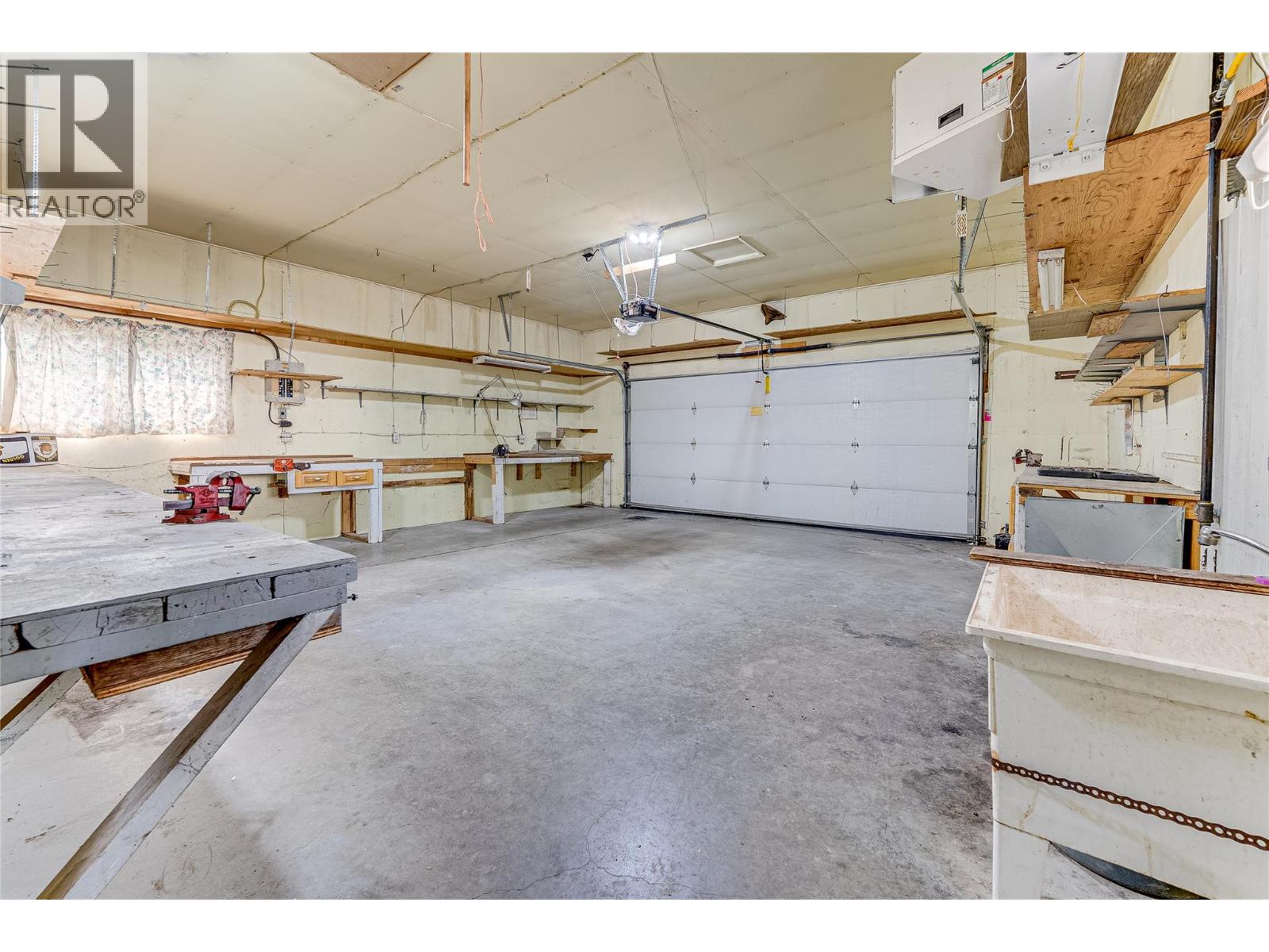 3472 Lockhart Crescent Property Photo 4