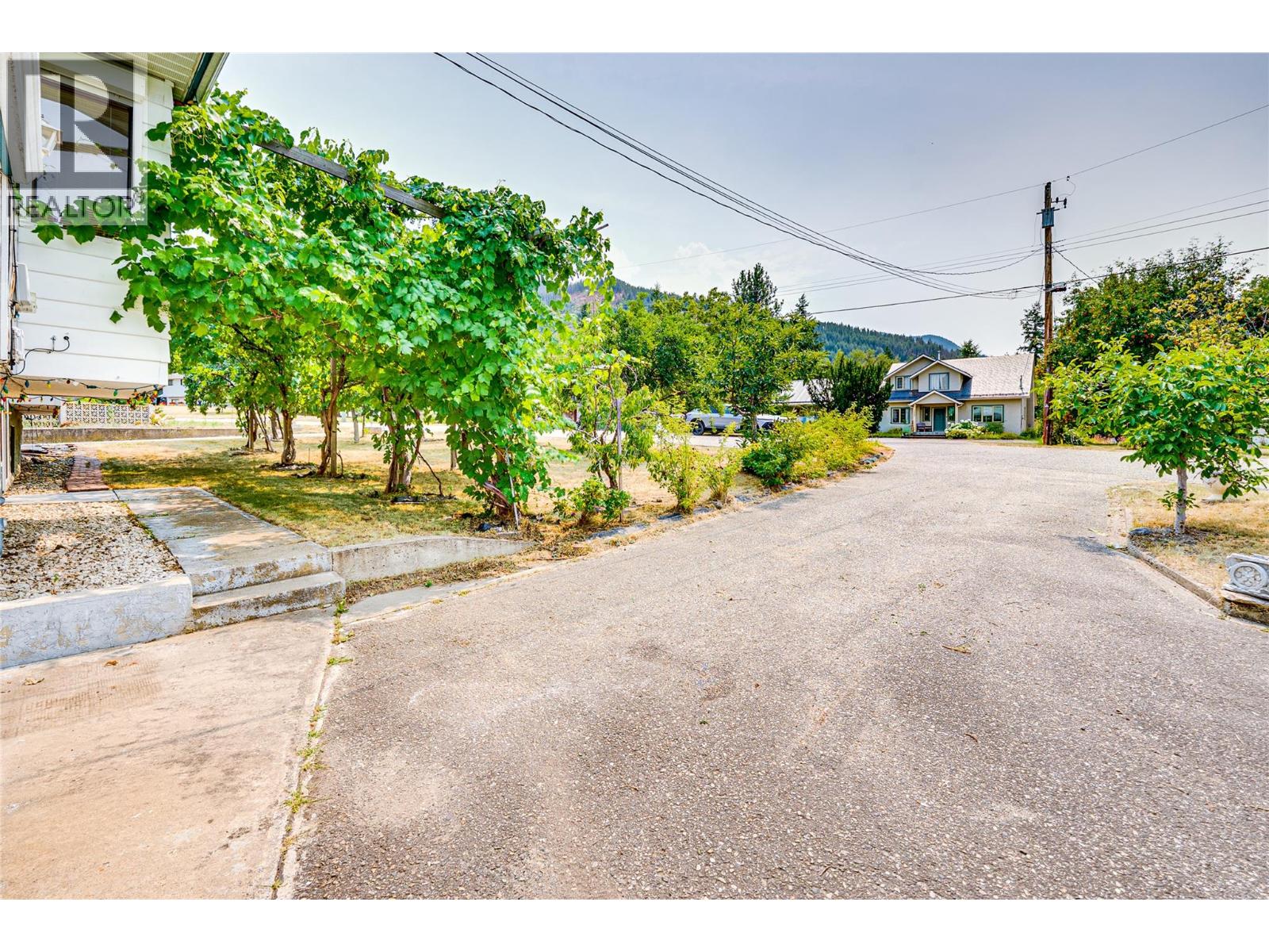 3472 Lockhart Crescent Property Photo 9