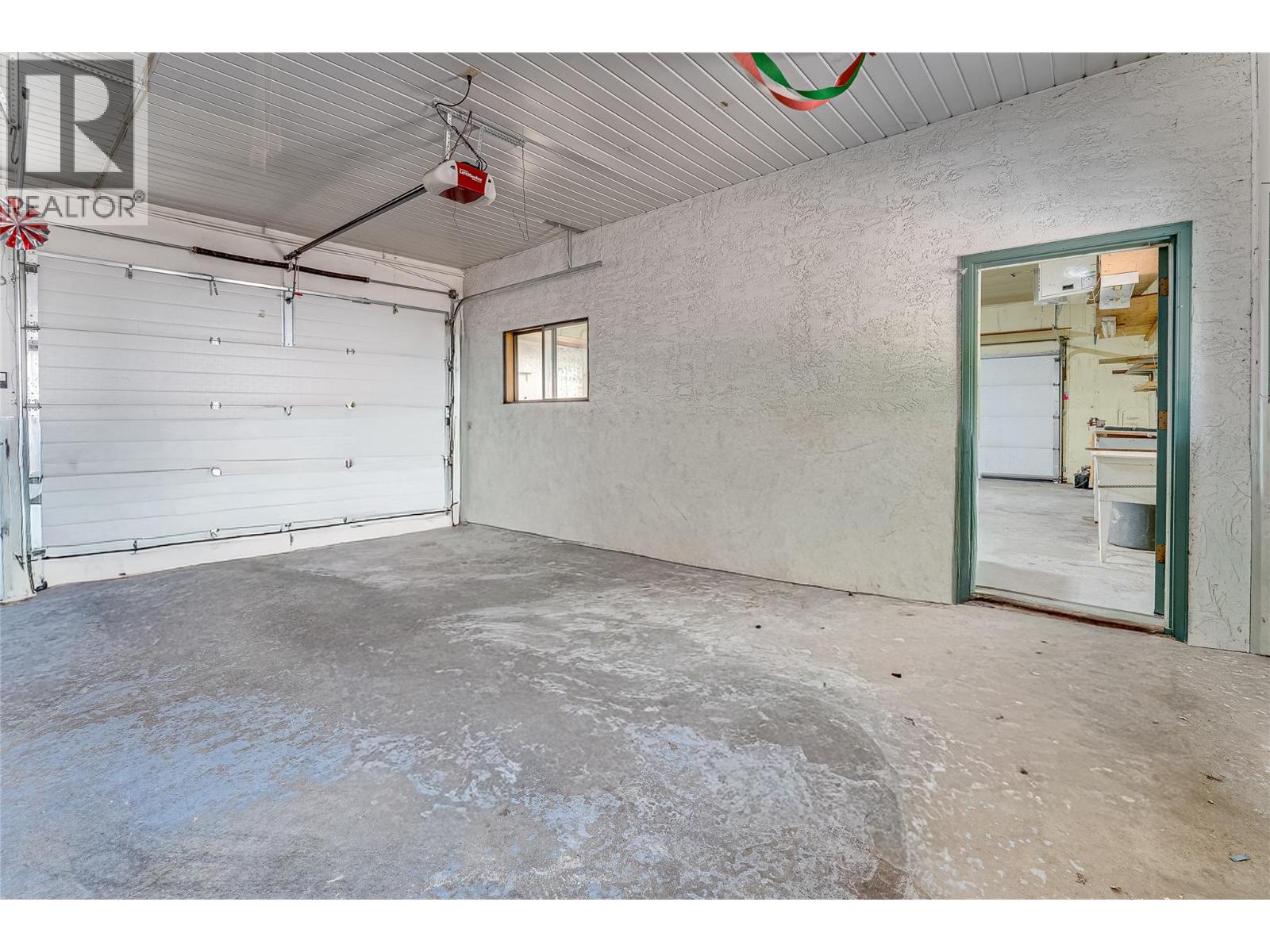 3472 Lockhart Crescent Property Photo 10