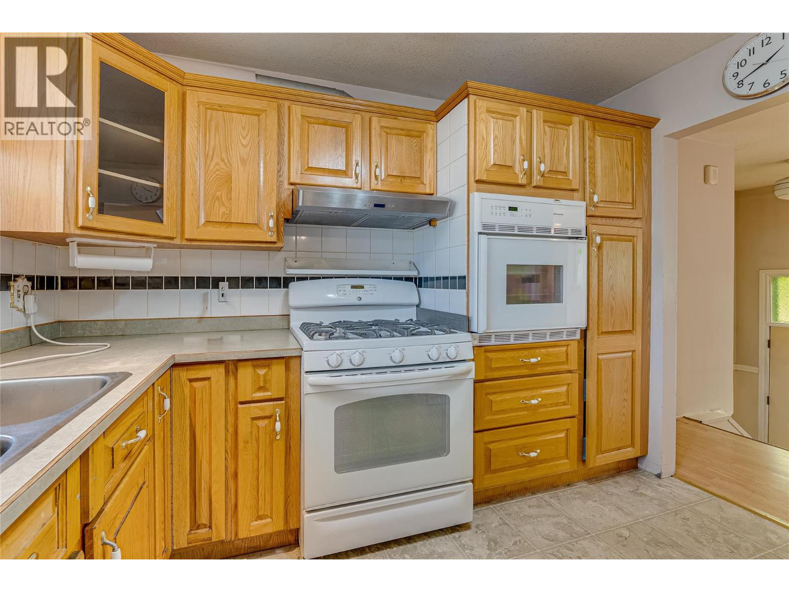 3472 Lockhart Crescent Property Photo 25