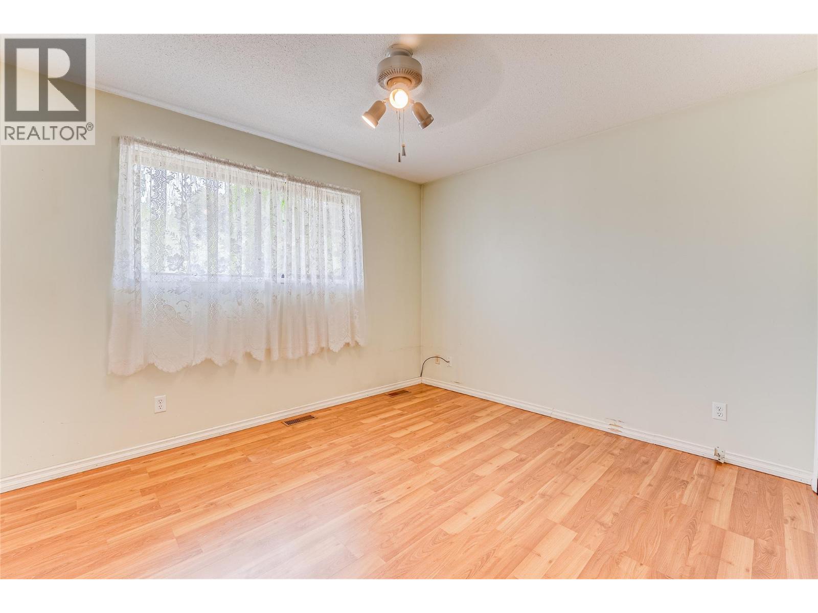 3472 Lockhart Crescent Property Photo 28