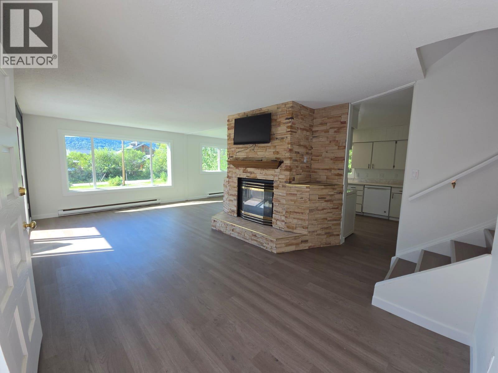 6640 Lakeshore Drive Property Photo 4