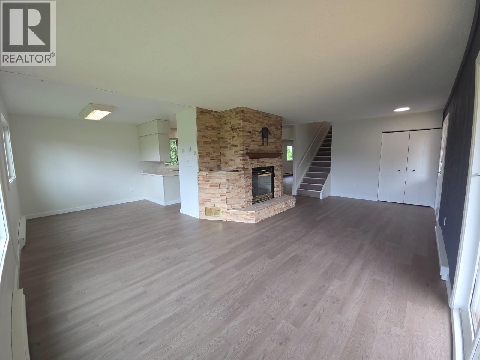 6640 Lakeshore Drive Property Photo 5