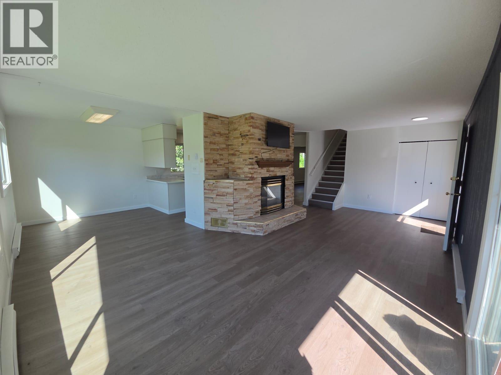 6640 Lakeshore Drive Property Photo 8