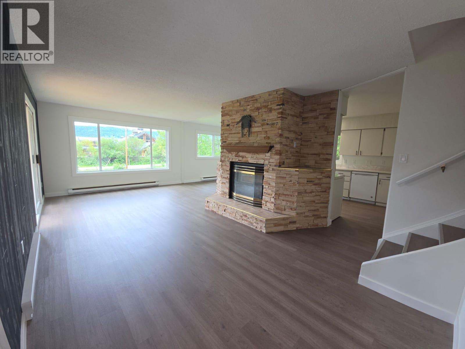 6640 Lakeshore Drive Property Photo 9