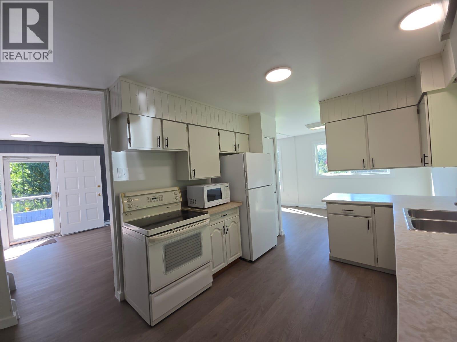 6640 Lakeshore Drive Property Photo 12