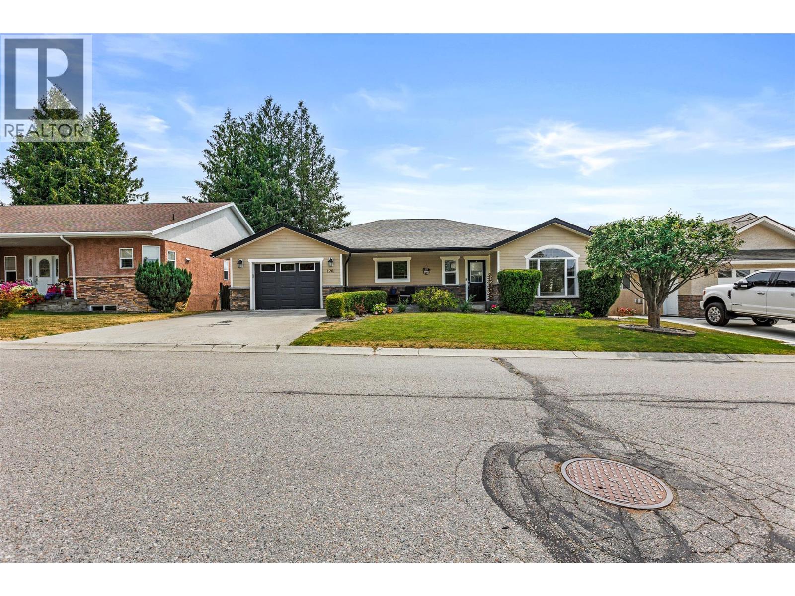 1901 Alder Street Property Photo 1