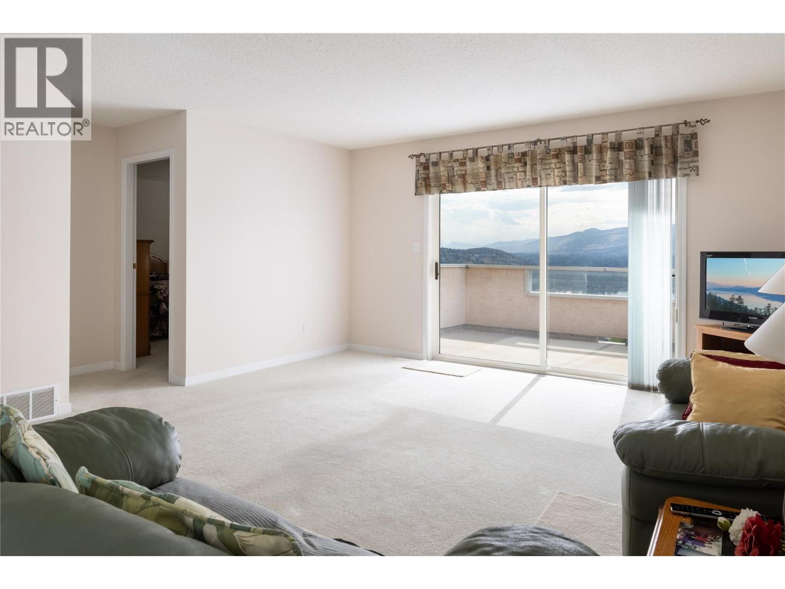 8770 Clerke Road Property Photo 6