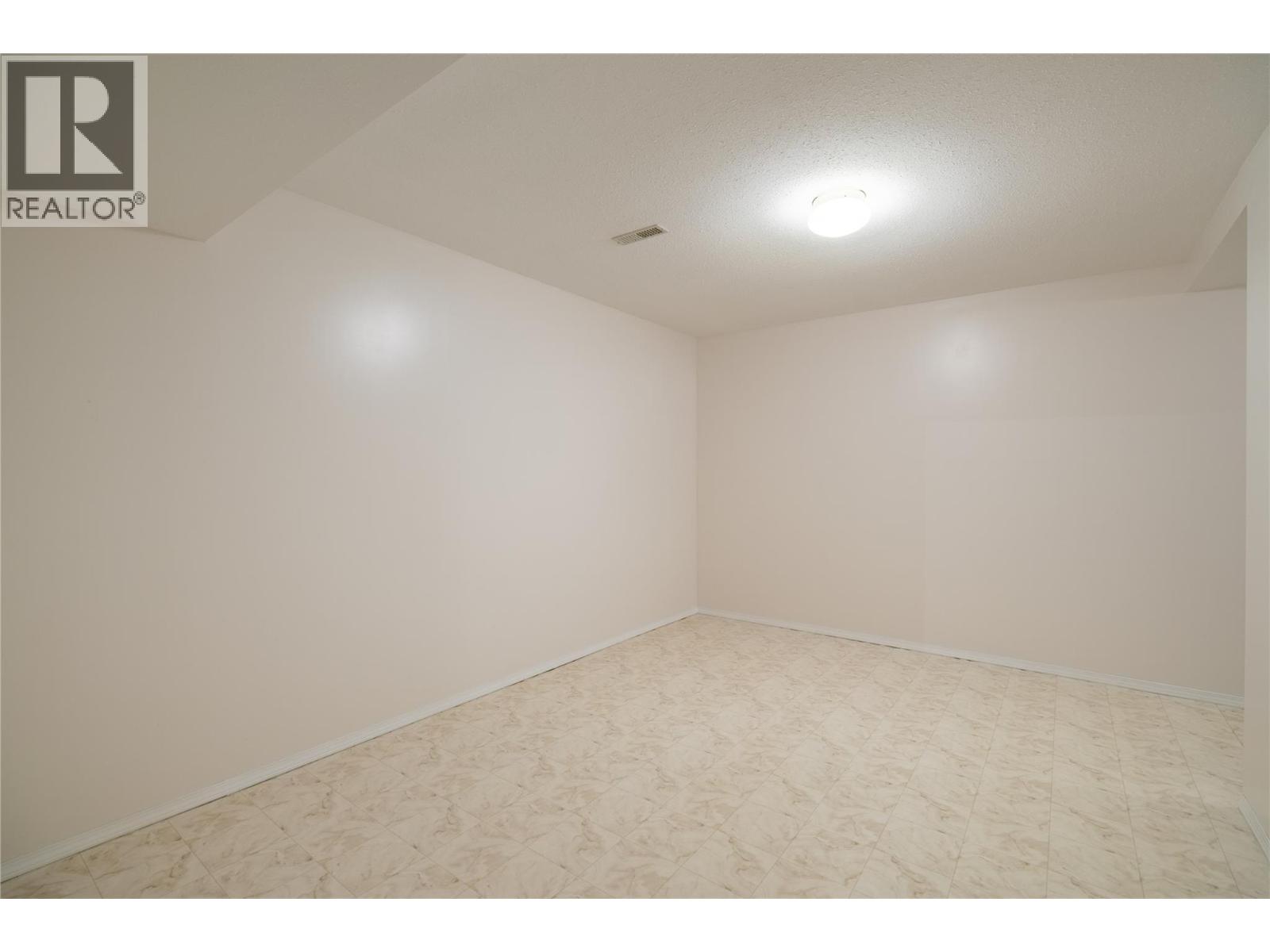 8770 Clerke Road Property Photo 29