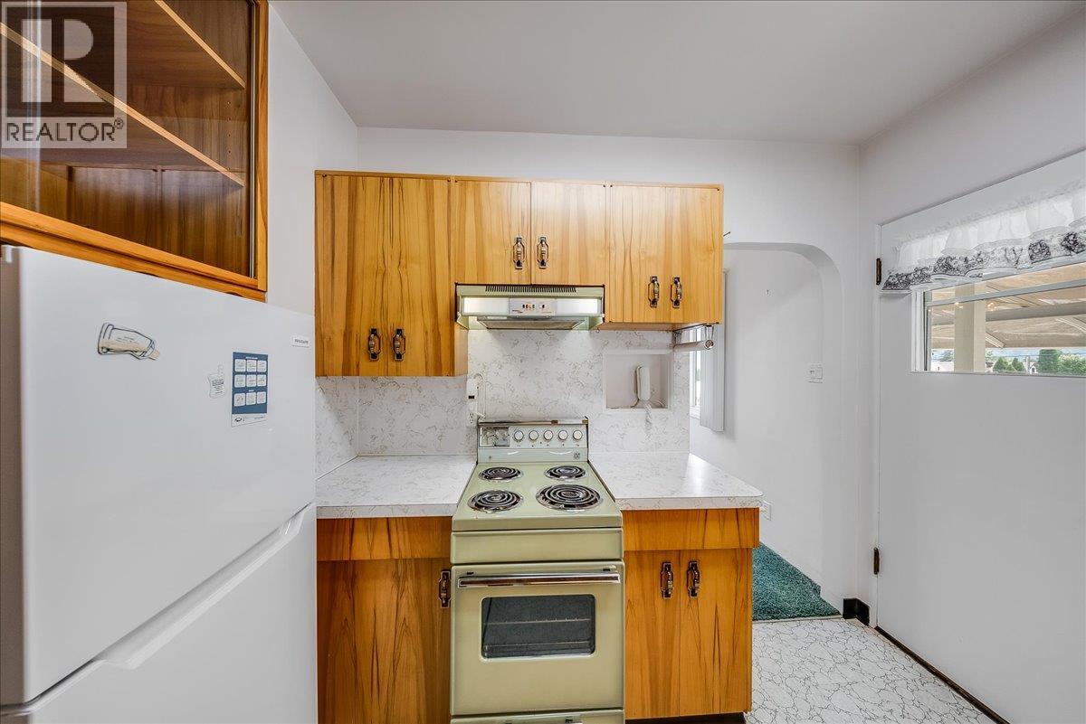 916 Thackeray Street Property Photo 11