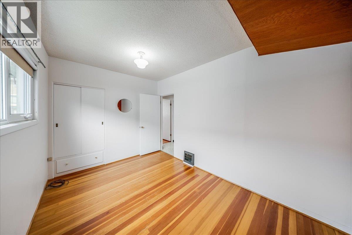 916 Thackeray Street Property Photo 13