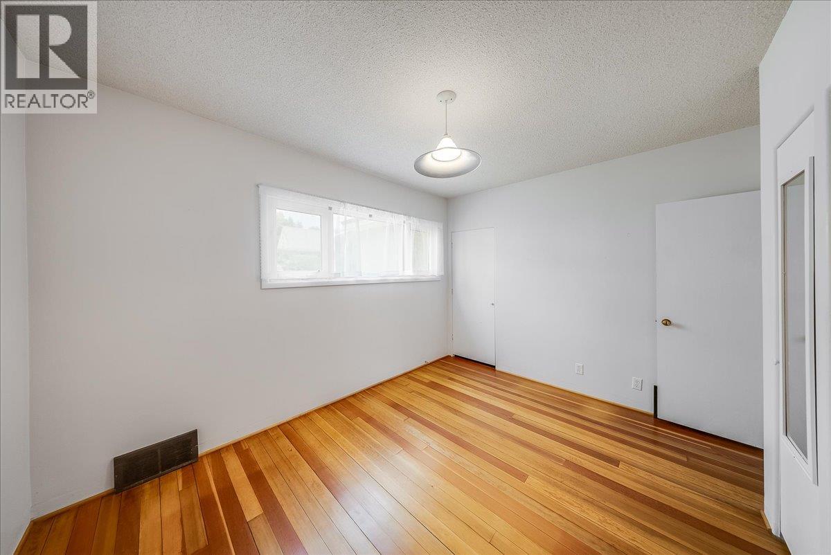 916 Thackeray Street Property Photo 17