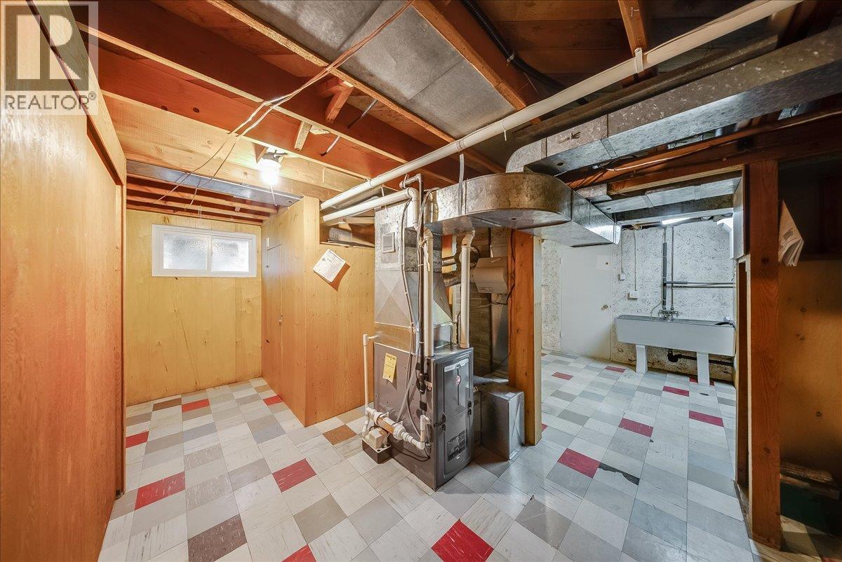 916 Thackeray Street Property Photo 25