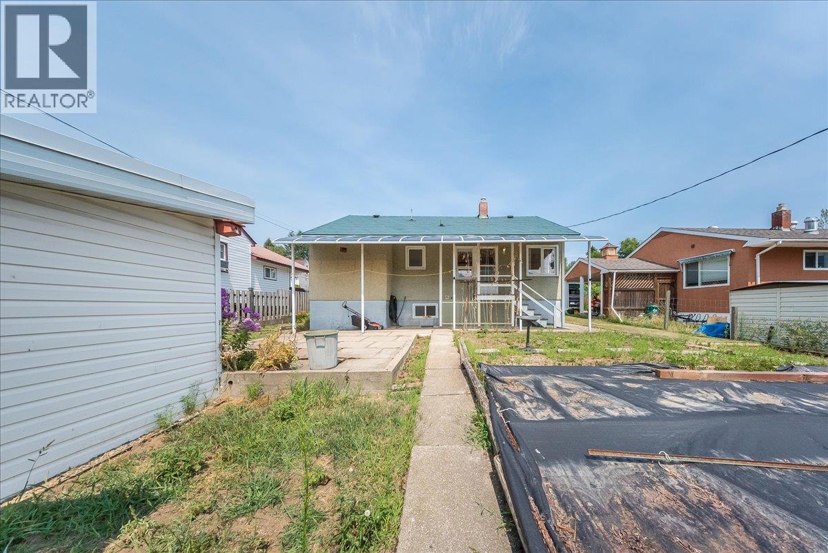 916 Thackeray Street Property Photo 32