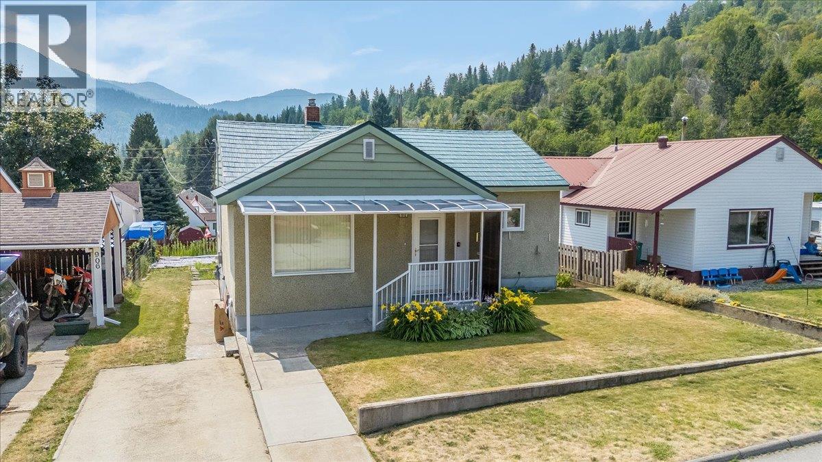 916 Thackeray Street Property Photo 36
