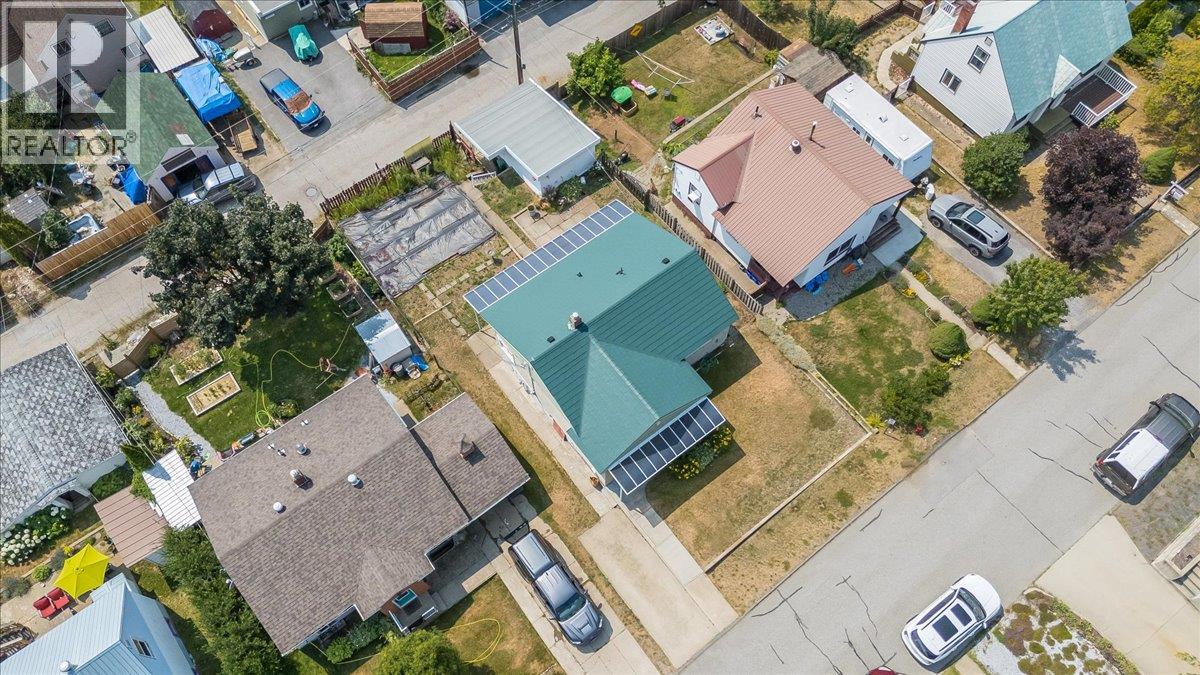 916 Thackeray Street Property Photo 37
