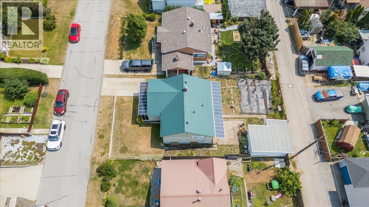 916 Thackeray Street Property Photo 39