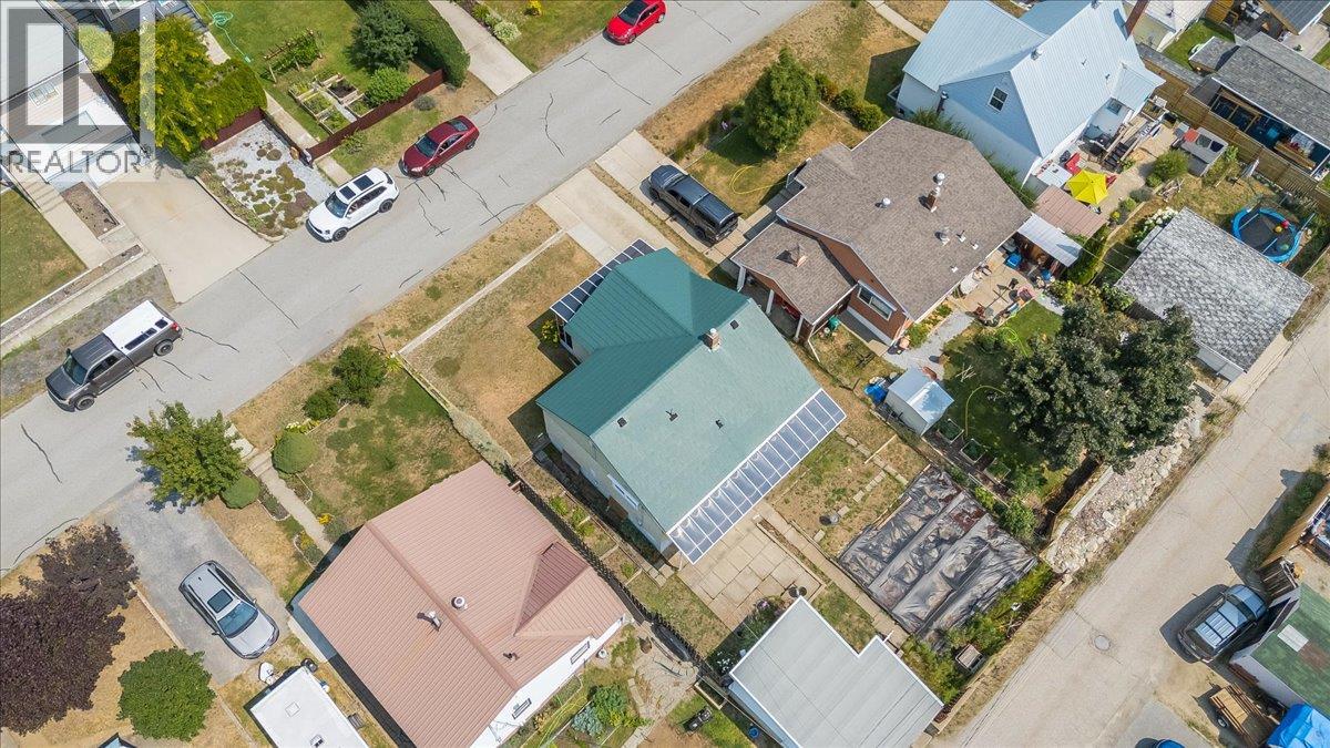 916 Thackeray Street Property Photo 40