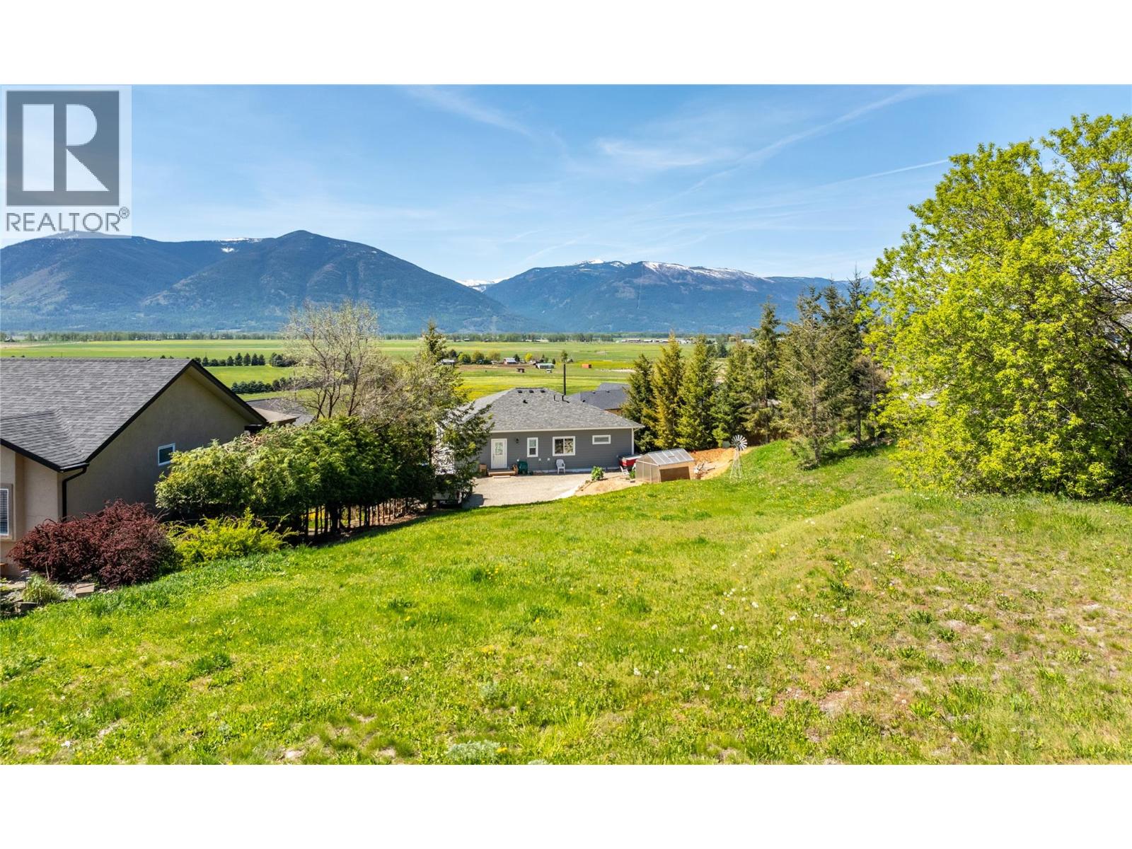 1031 Selkirk Drive Property Photo 3