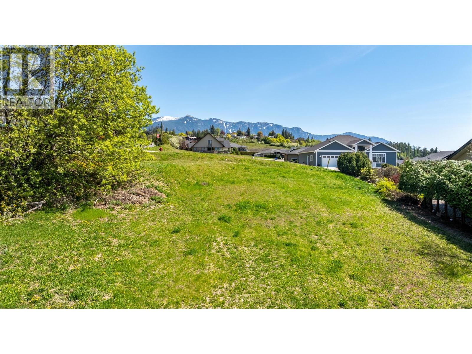 1031 Selkirk Drive Property Photo 11