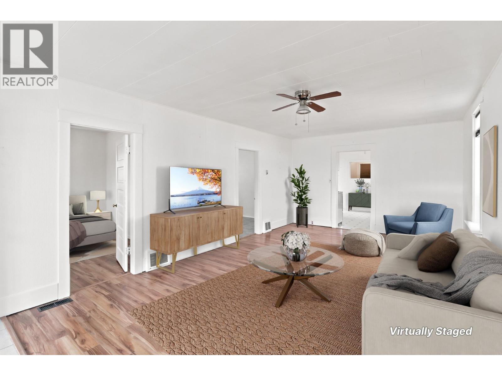 225 14 Avenue N Property Photo 8