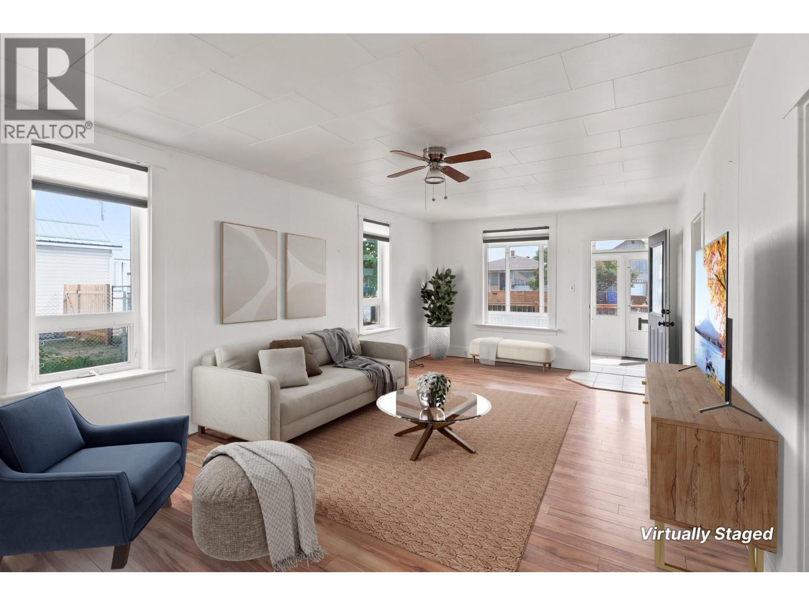 225 14 Avenue N Property Photo 10