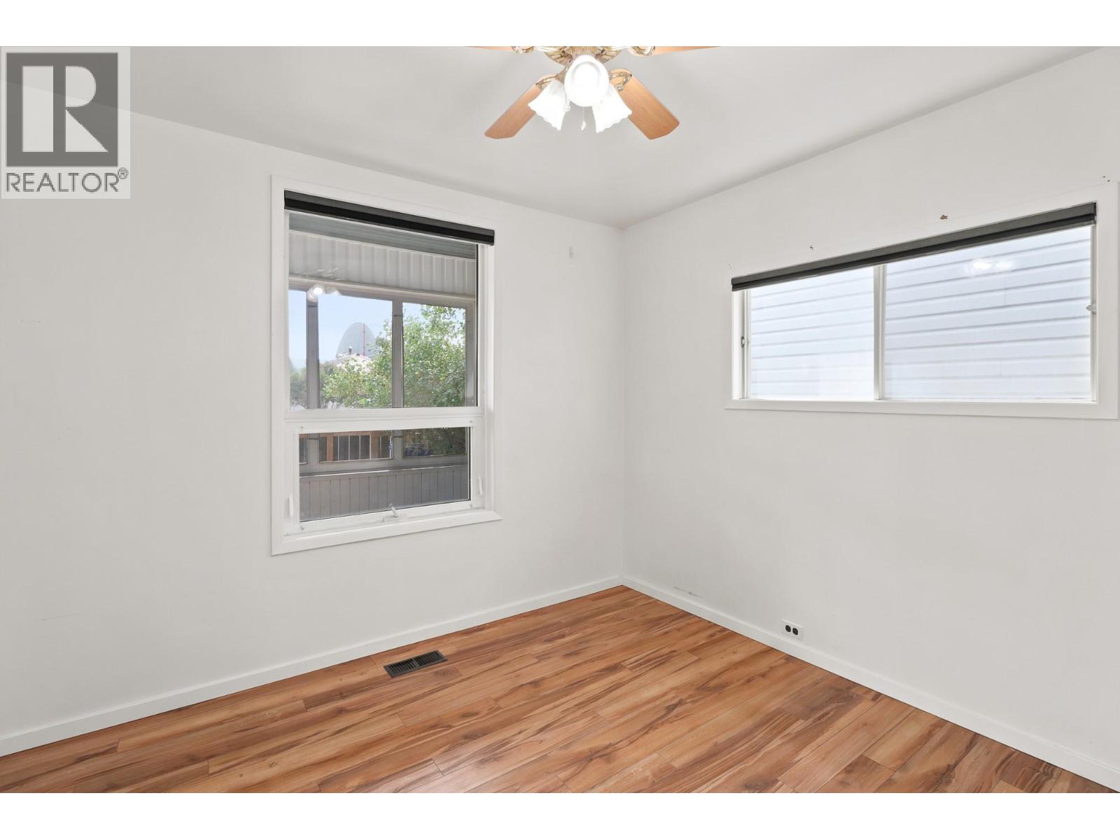 225 14 Avenue N Property Photo 22