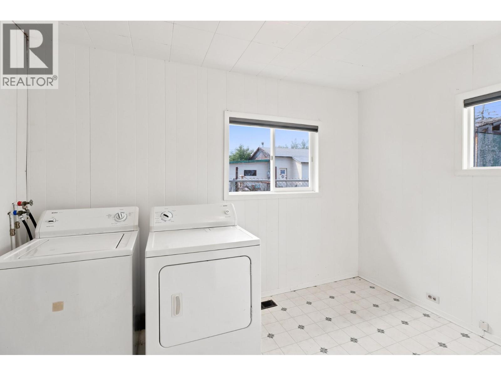 225 14 Avenue N Property Photo 26