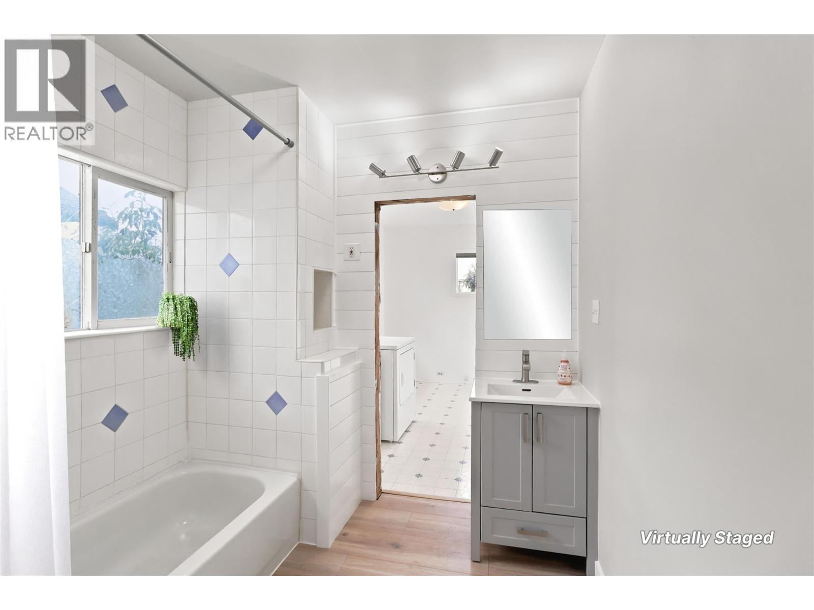 225 14 Avenue N Property Photo 28