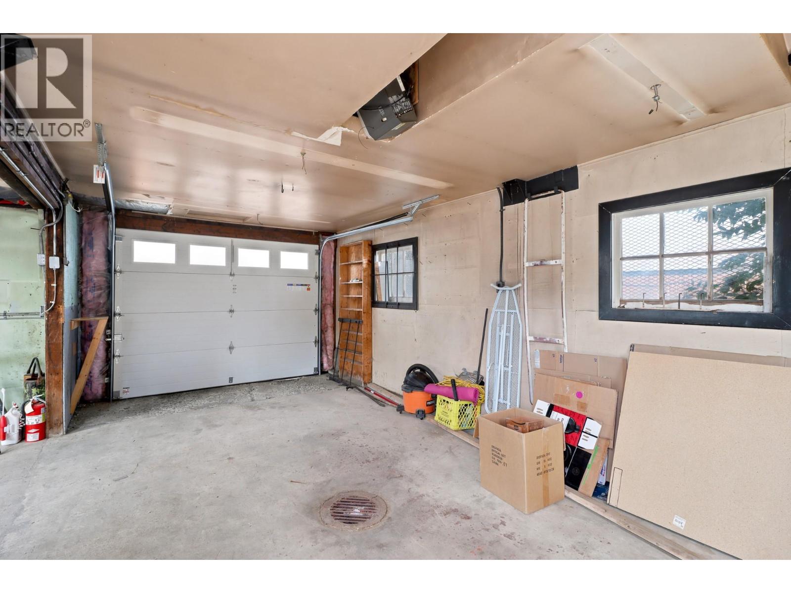 225 14 Avenue N Property Photo 38