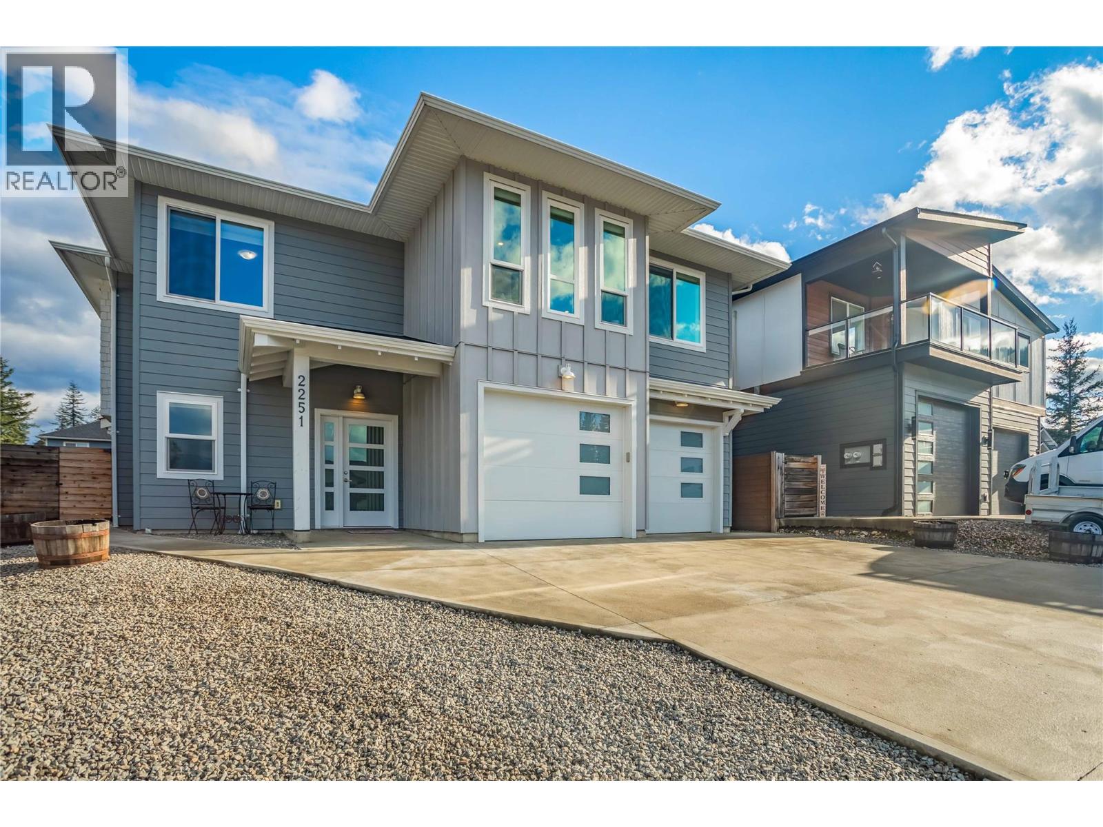 2251 14 Avenue Se Property Photo 1