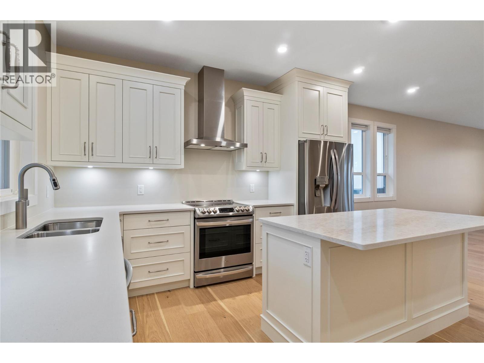 2251 14 Avenue Se Property Photo 16