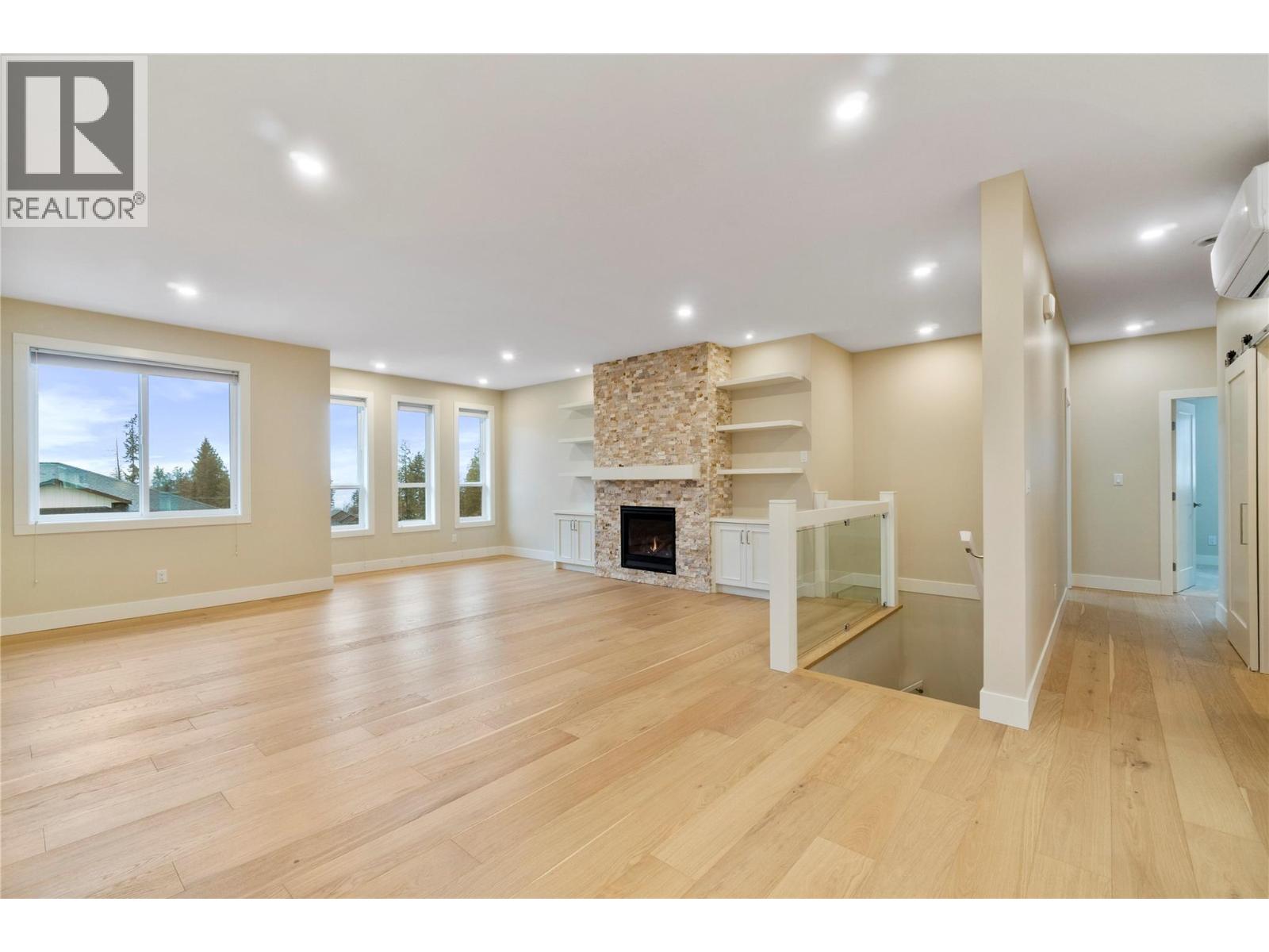 2251 14 Avenue Se Property Photo 22
