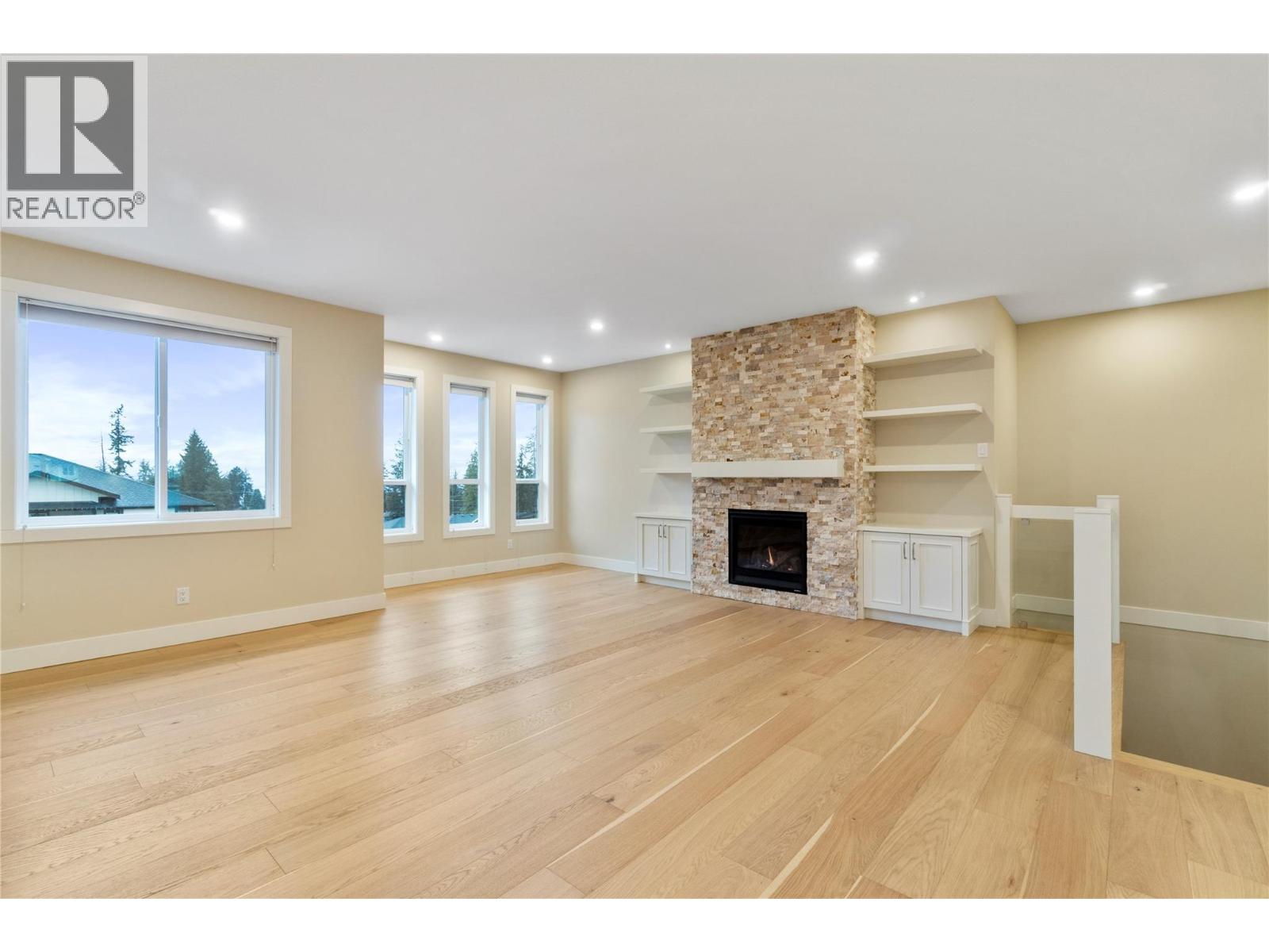 2251 14 Avenue Se Property Photo 23
