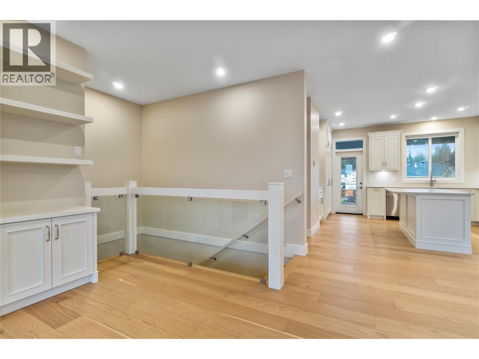 2251 14 Avenue Se Property Photo 28