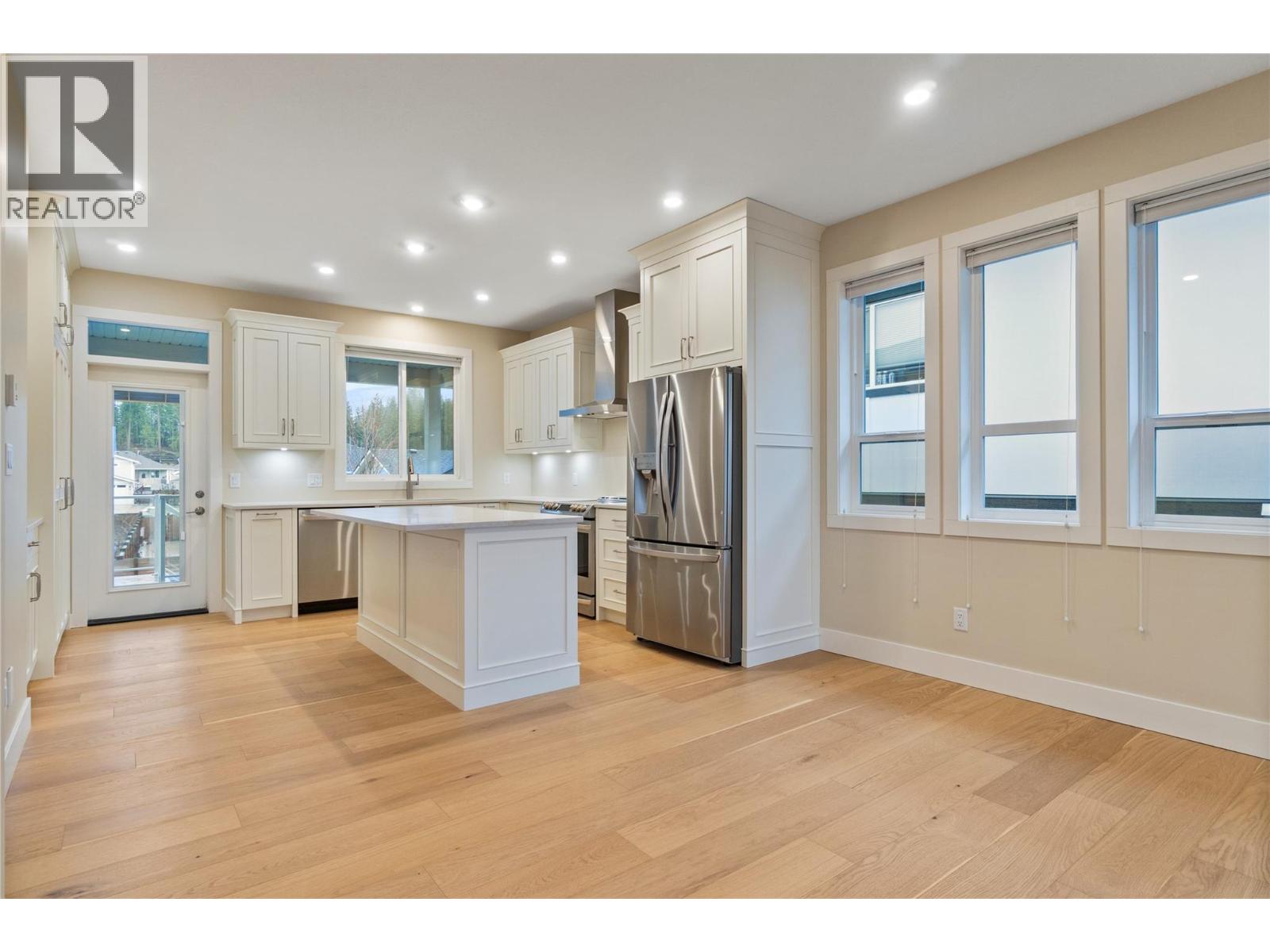 2251 14 Avenue Se Property Photo 29