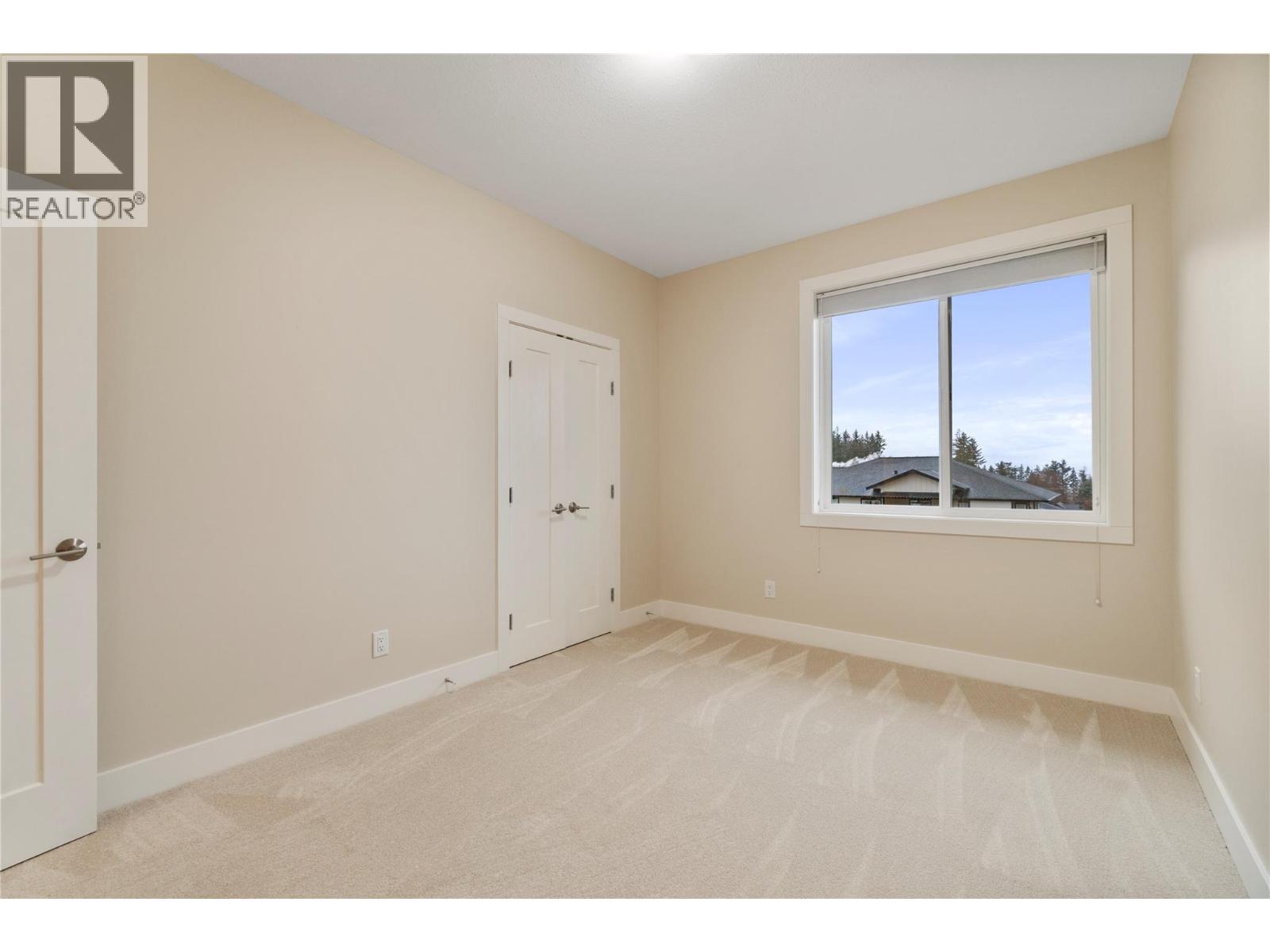 2251 14 Avenue Se Property Photo 35