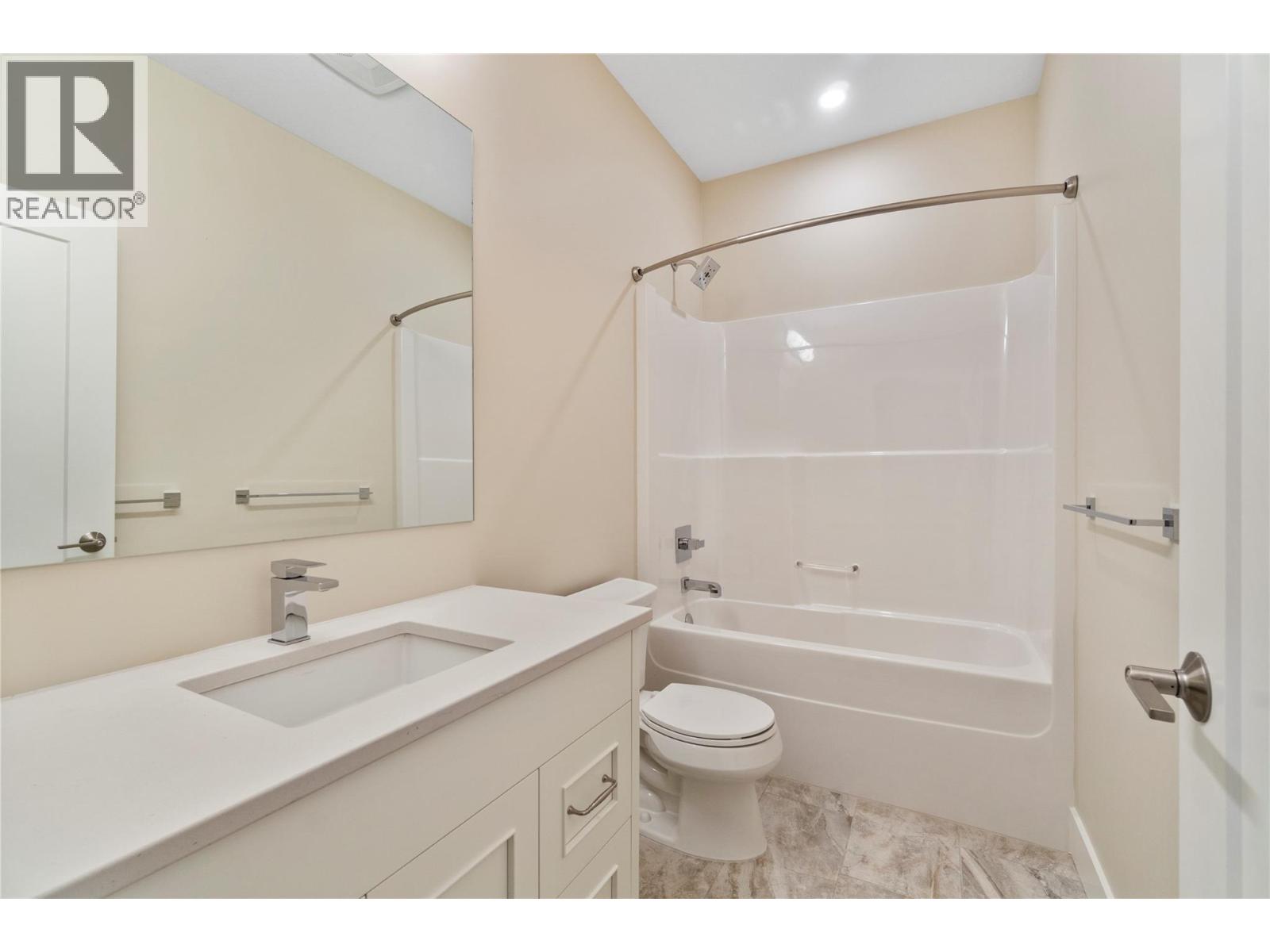 2251 14 Avenue Se Property Photo 38