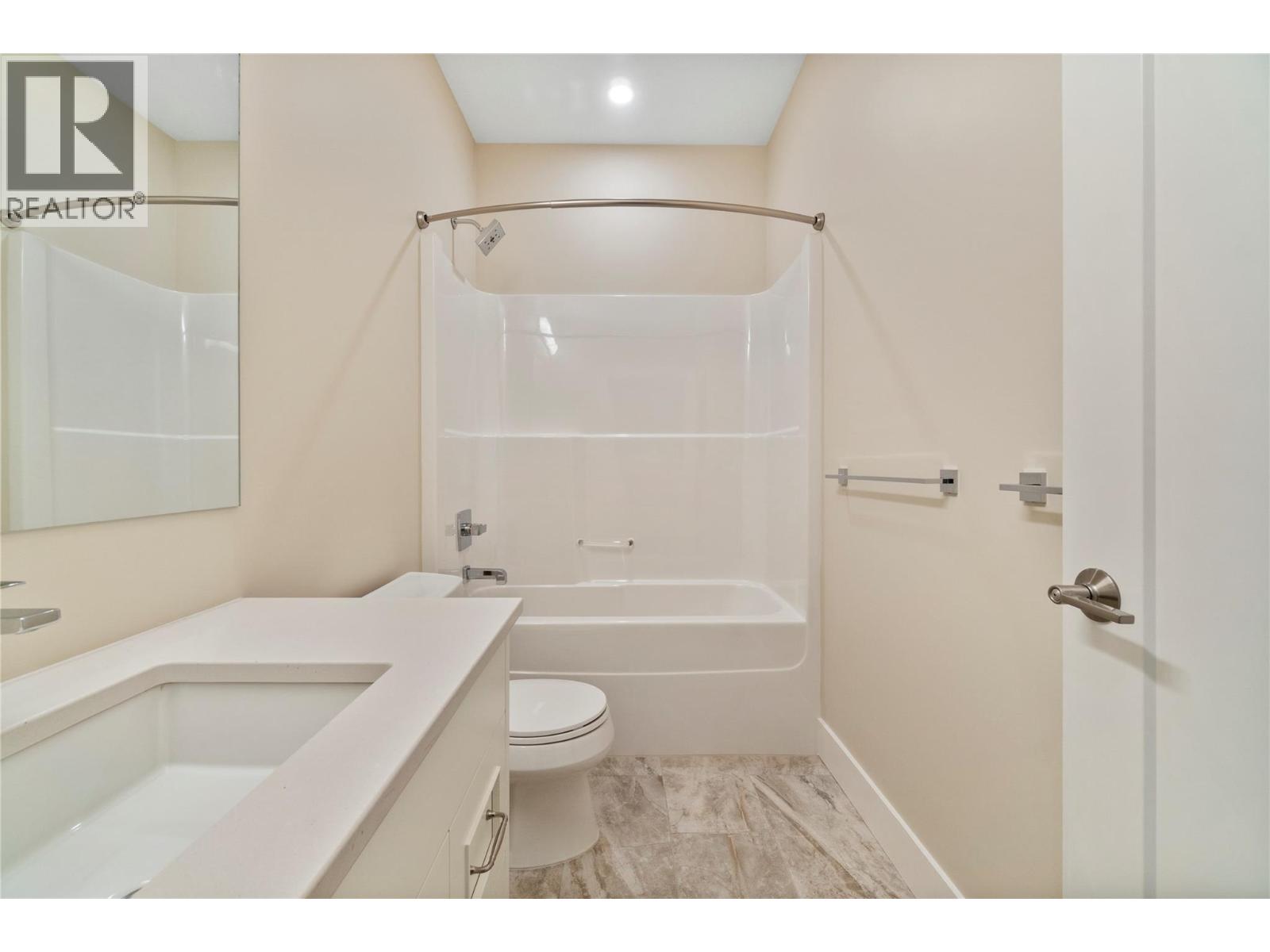 2251 14 Avenue Se Property Photo 39