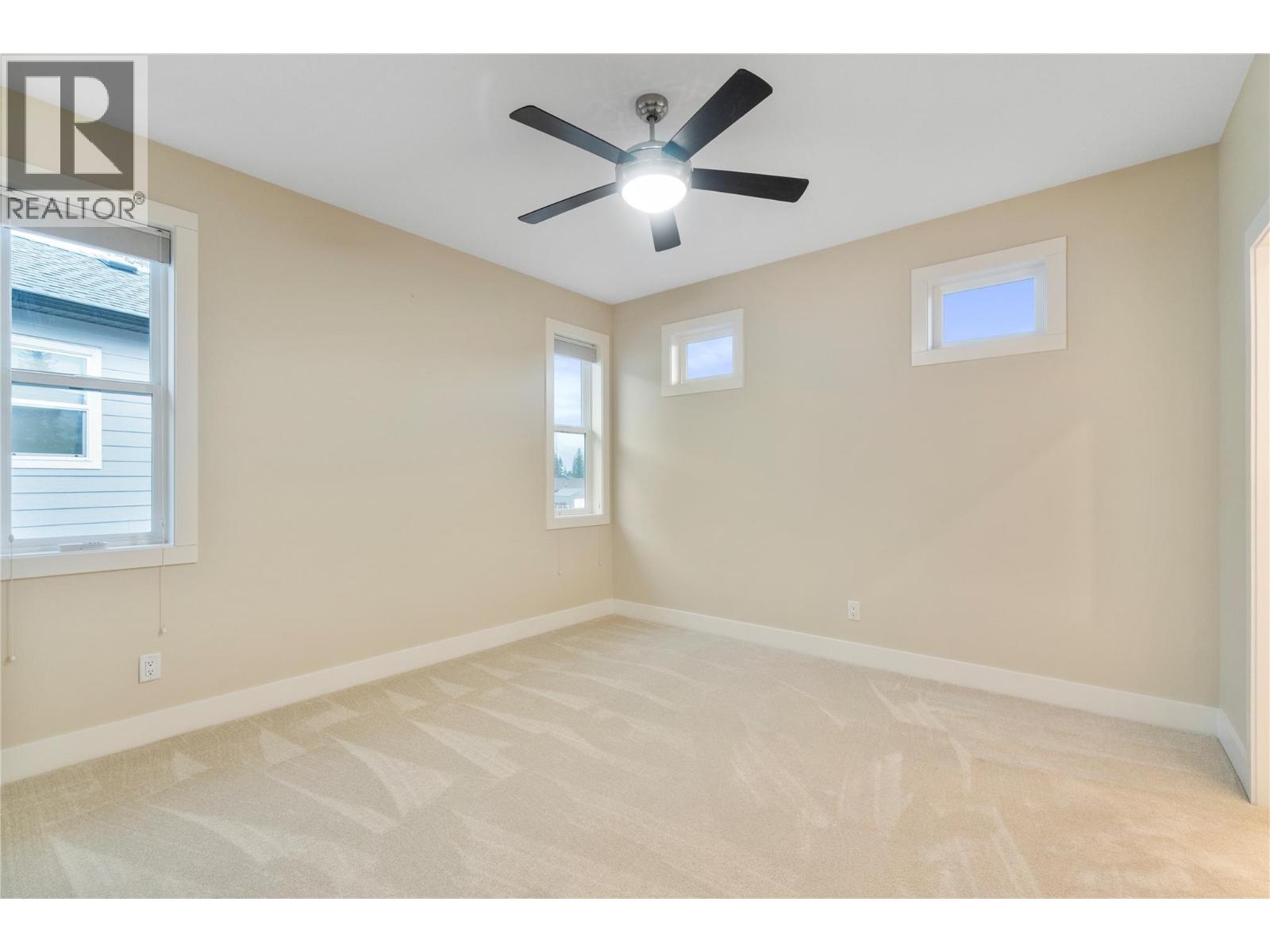2251 14 Avenue Se Property Photo 41