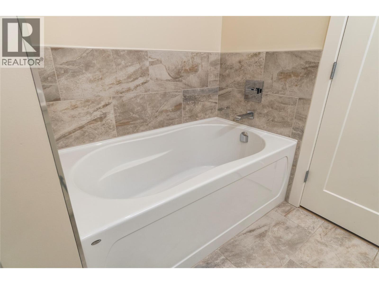 2251 14 Avenue Se Property Photo 45