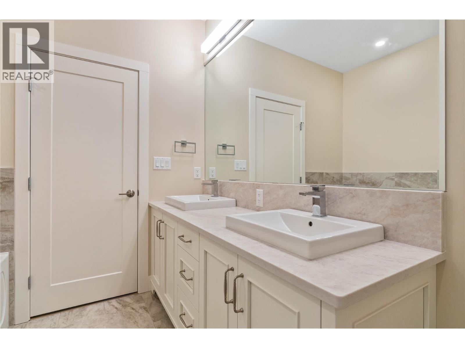 2251 14 Avenue Se Property Photo 46