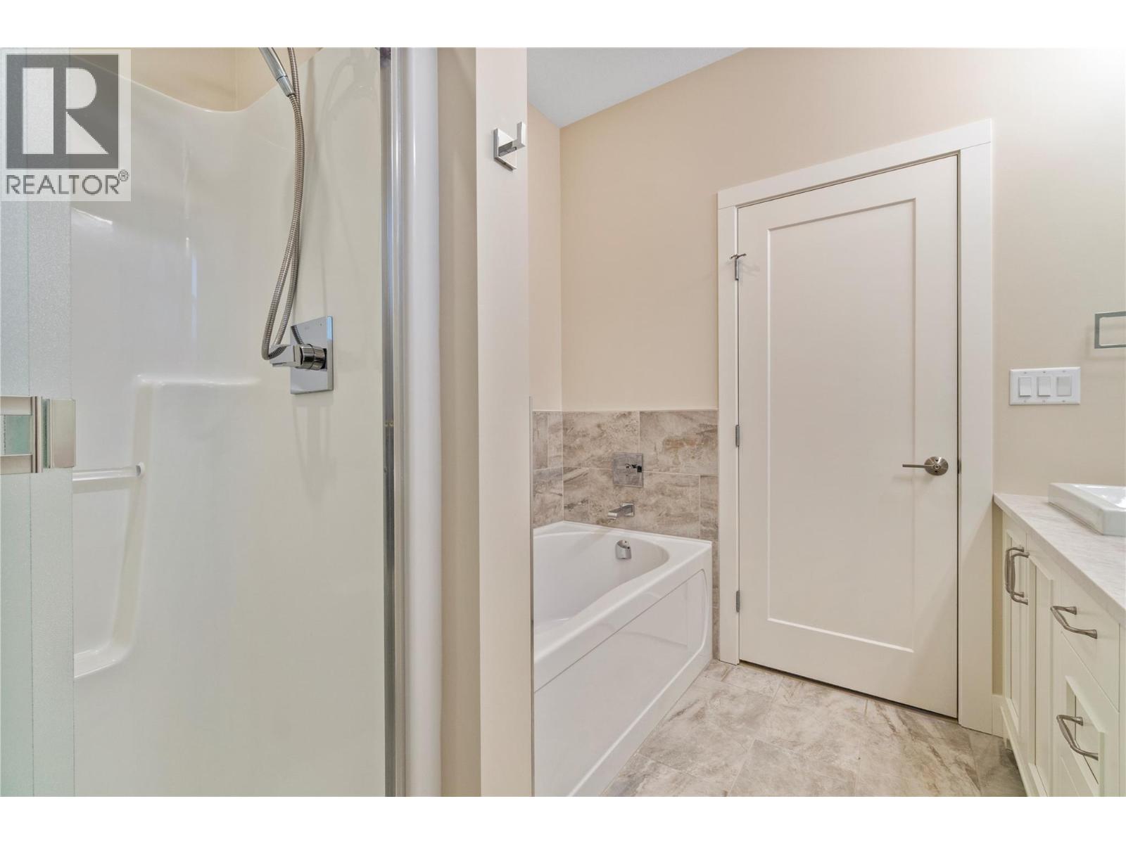 2251 14 Avenue Se Property Photo 47