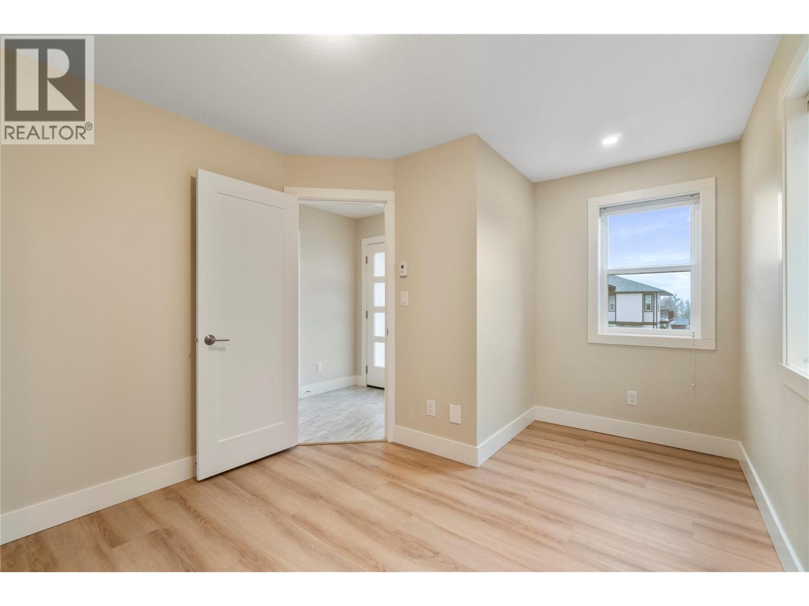 2251 14 Avenue Se Property Photo 54