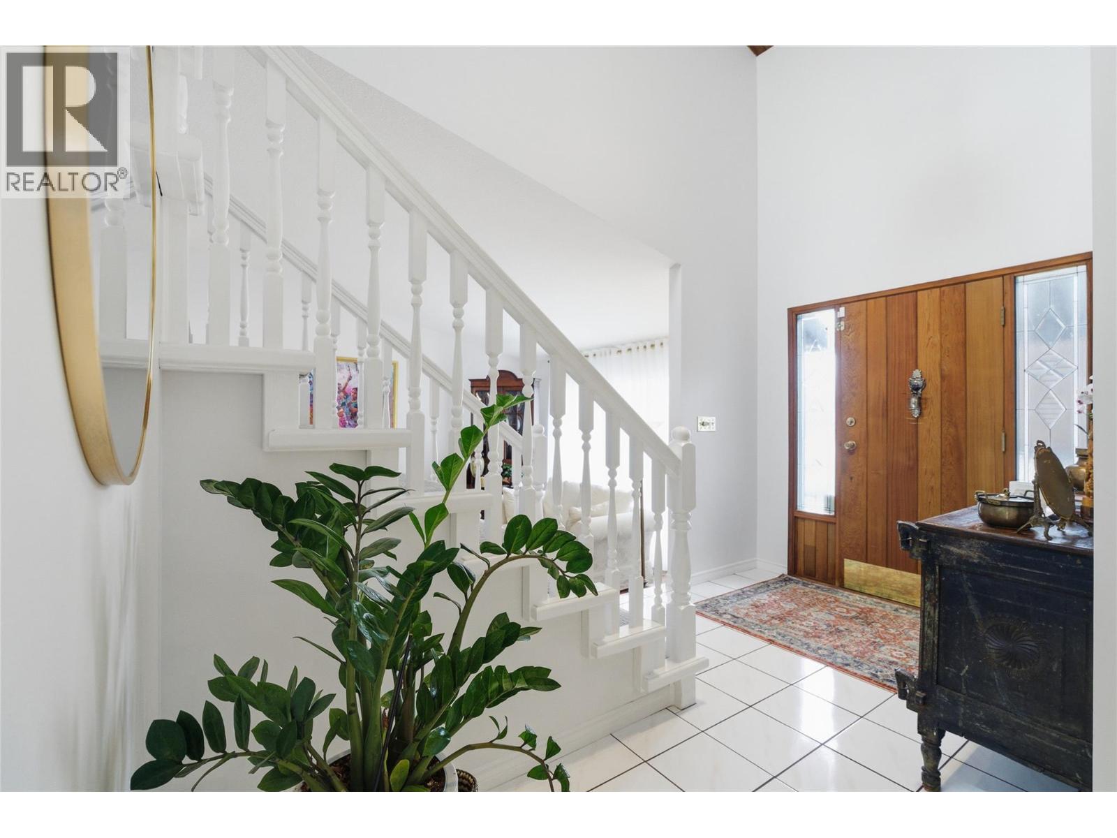 413 Robson Drive Property Photo 4