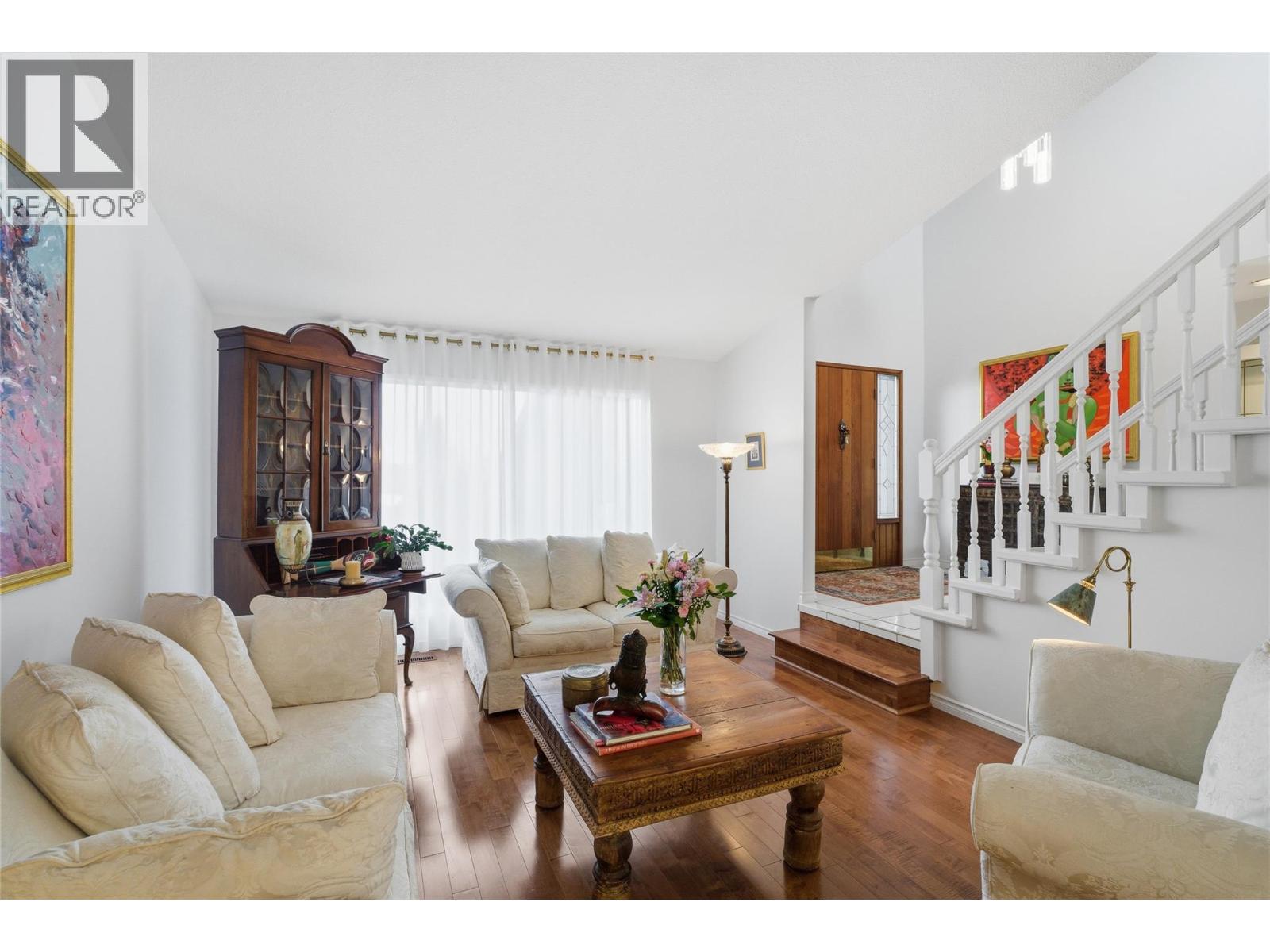 413 Robson Drive Property Photo 8