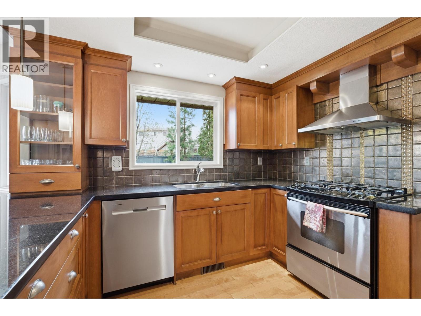 413 Robson Drive Property Photo 13