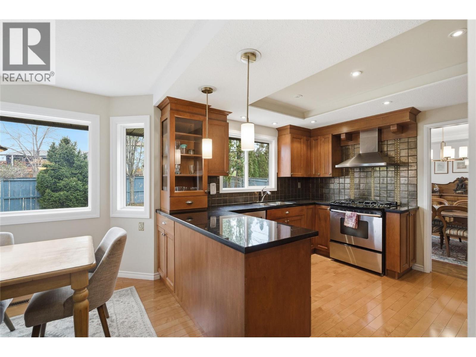 413 Robson Drive Property Photo 17