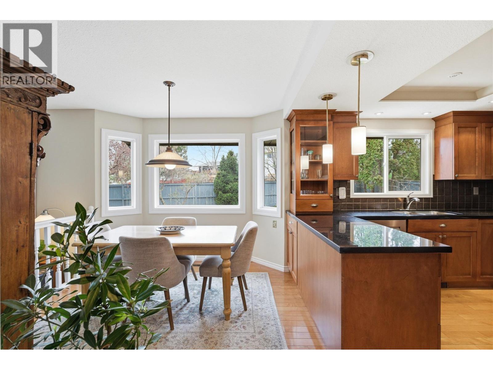 413 Robson Drive Property Photo 18