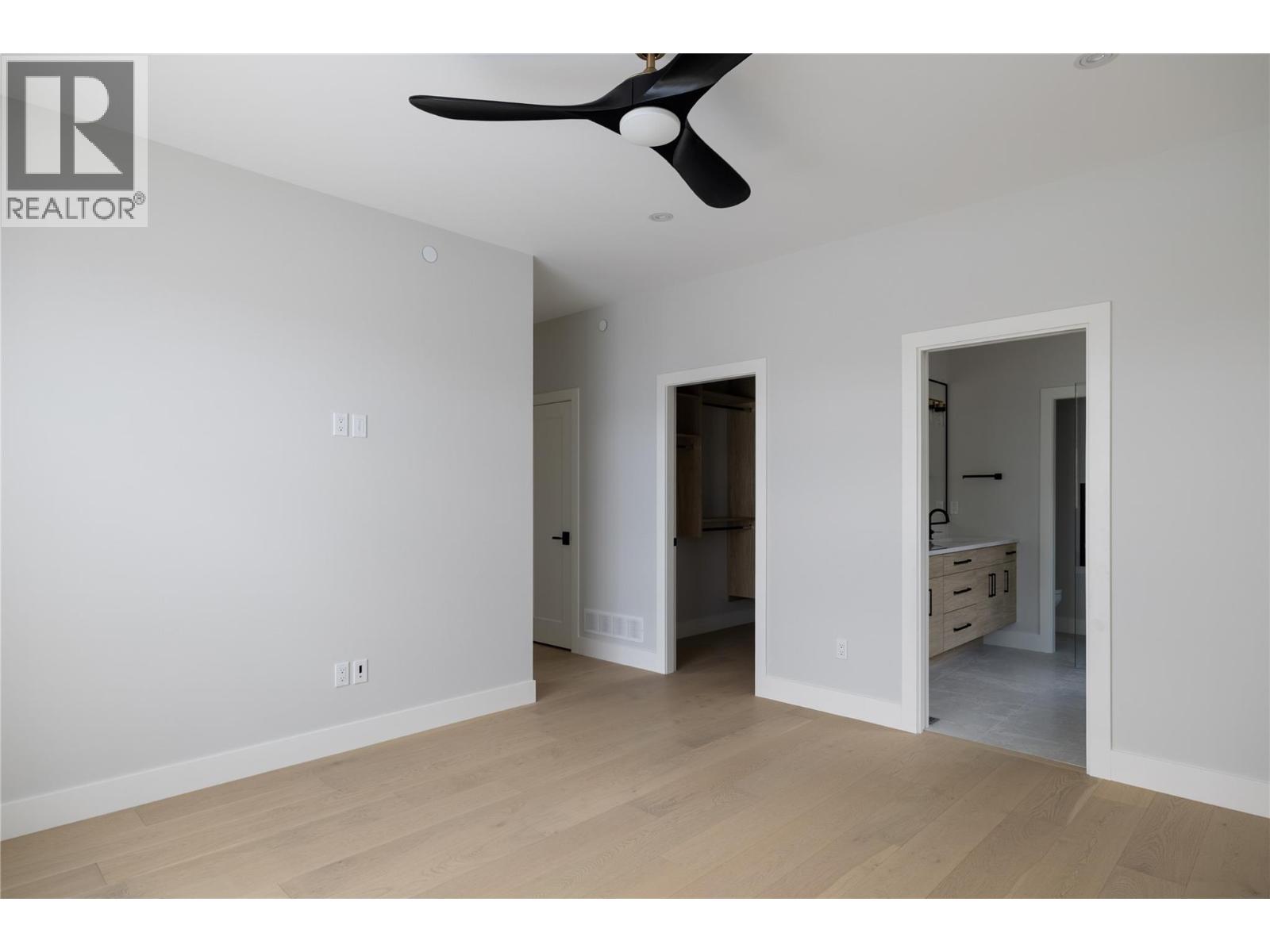 8828 Oxford Road Property Photo 27